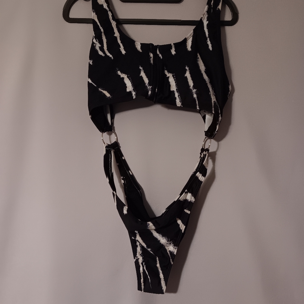 NWOT XL Matte Collection Bathing Suit